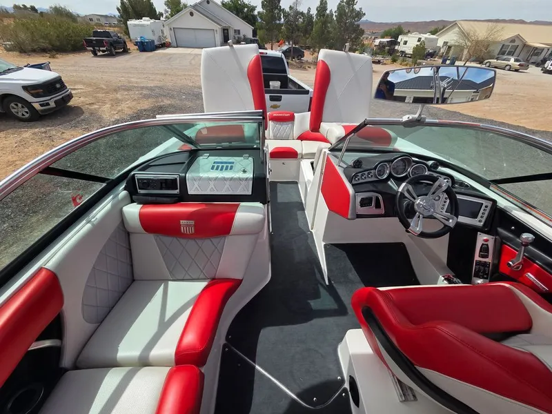 Slide: The Image of MasterCraft X46 2015 - 4