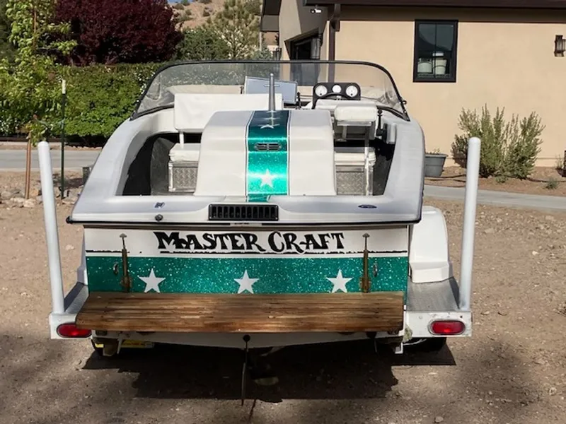 Slide: The Image of MasterCraft Stars & Bars 1976 - 15