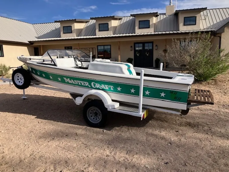 Slide: The Image of MasterCraft Stars & Bars 1976 - 4