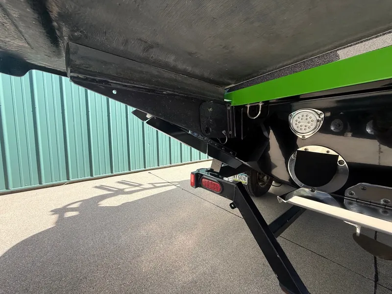 Slide: The Image of MasterCraft X25 2015 - 11