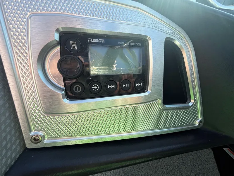 Slide: The Image of MasterCraft X25 2015 - 36