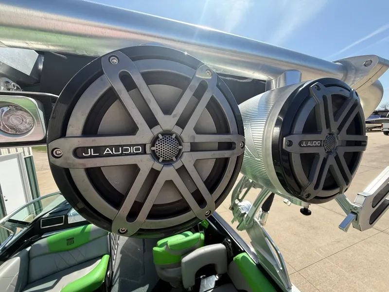 Slide: The Image of MasterCraft X25 2015 - 45