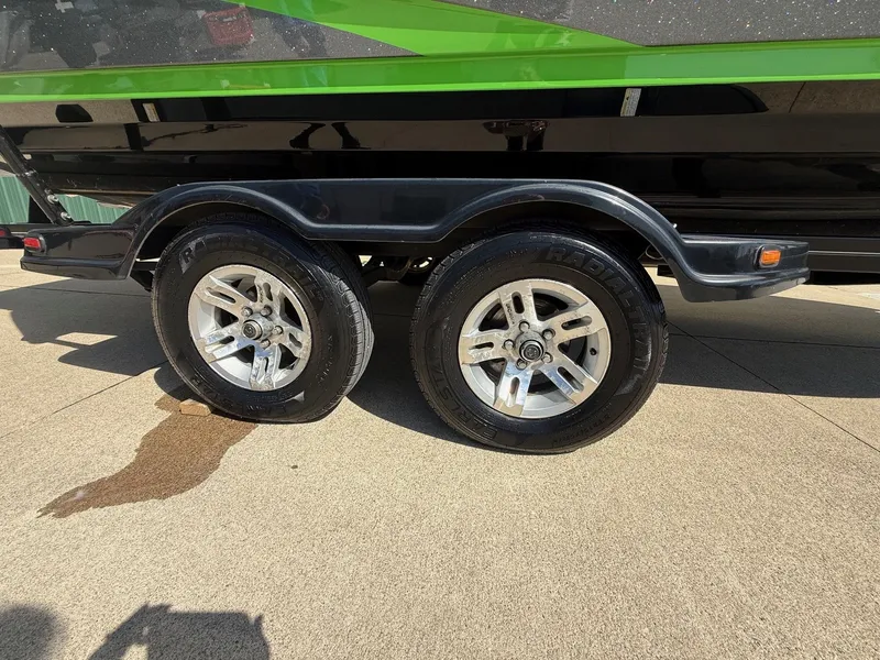 Slide: The Image of MasterCraft X25 2015 - 47