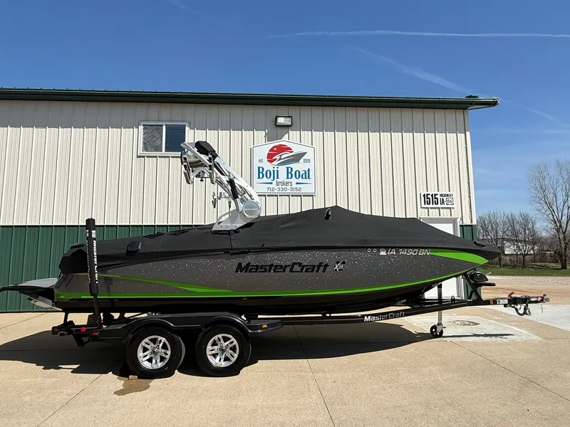 Slide: The Image of MasterCraft X25 2015 - 50