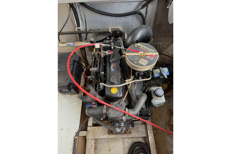 Slide: The Image of Mercury 3.0 engine in a 2000 Sunstar 16x65 boat, detailed view. - 40