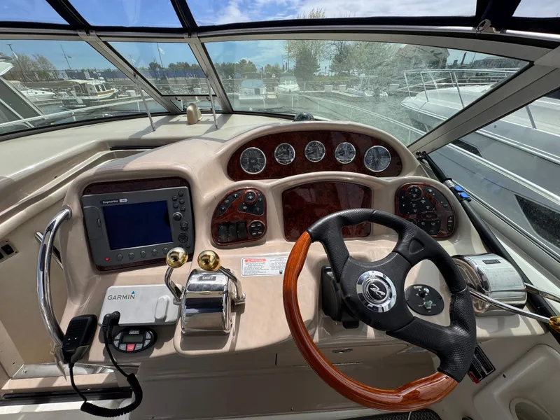 Slide: The Image of Sea Ray Sundancer 320 2005 - 17