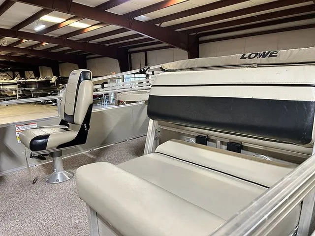 Slide: The Image of Lowe Ultra 160 Cruise 2019 - 11