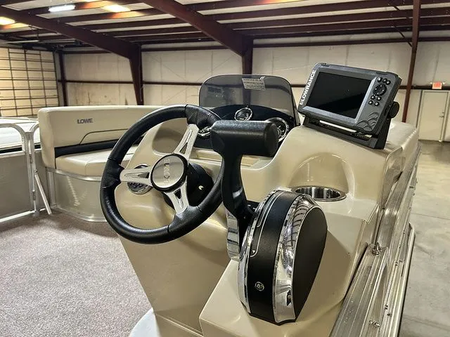 Slide: The Image of Lowe Ultra 160 Cruise 2019 - 5