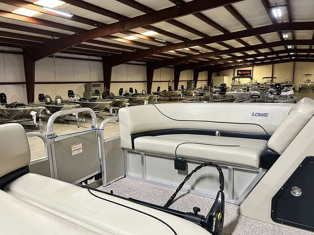 Slide: The Image of Lowe Ultra 160 Cruise 2019 - 9