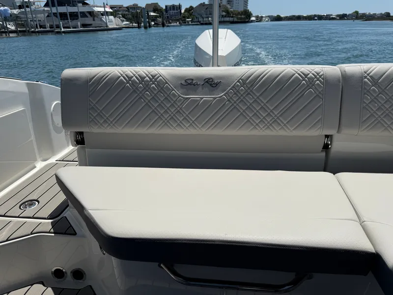 Slide: The Image of Sea Ray SDX 230 Outboard 2026 - 10