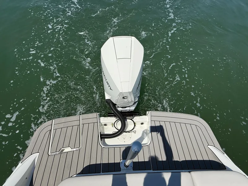 Slide: The Image of Sea Ray SDX 230 Outboard 2026 - 5
