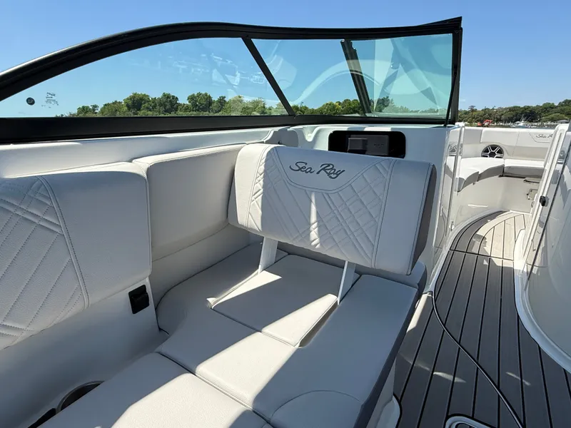 Slide: The Image of Sea Ray SDX 230 Outboard 2026 - 14