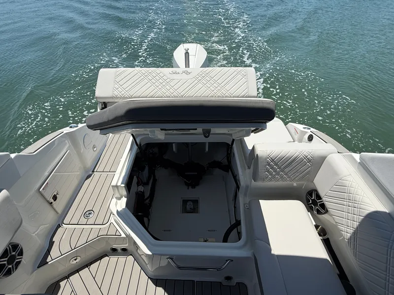 Slide: The Image of Sea Ray SDX 230 Outboard 2026 - 16