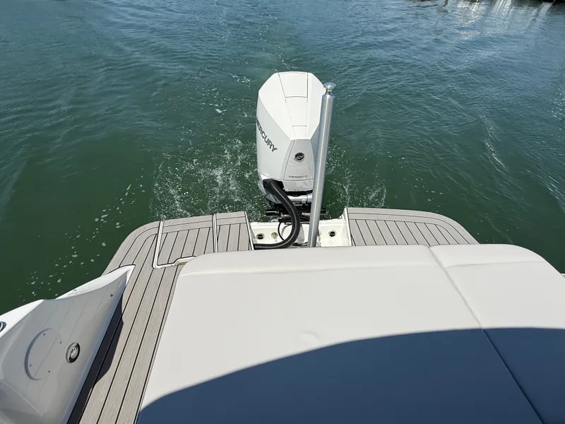 Slide: The Image of Sea Ray SDX 230 Outboard 2026 - 6