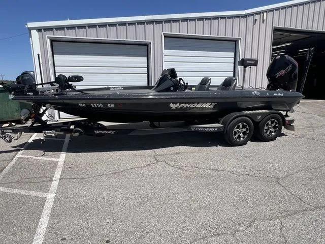 The Image of Phoenix Bass Boat 920 Elite 2 2022 - 1