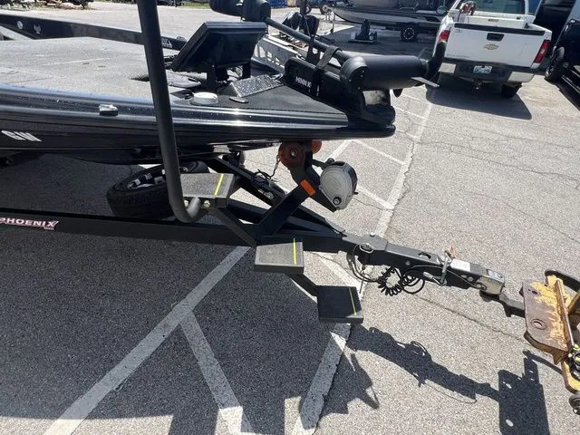 Slide: The Image of Phoenix Bass Boat 920 Elite 2 2022 - 13