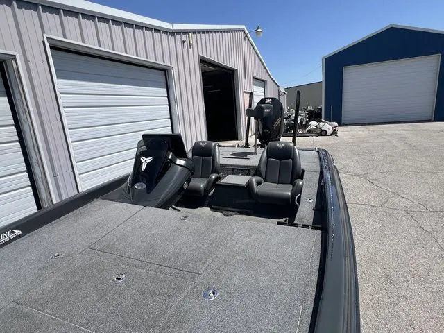 Slide: The Image of Phoenix Bass Boat 920 Elite 2 2022 - 15