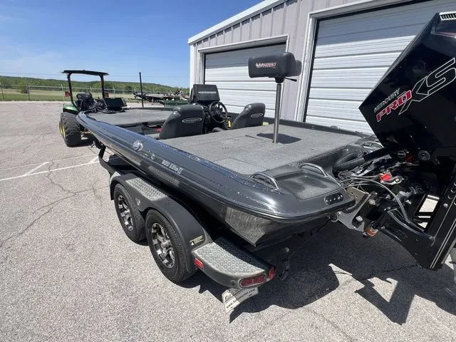 Slide: The Image of Phoenix Bass Boat 920 Elite 2 2022 - 18