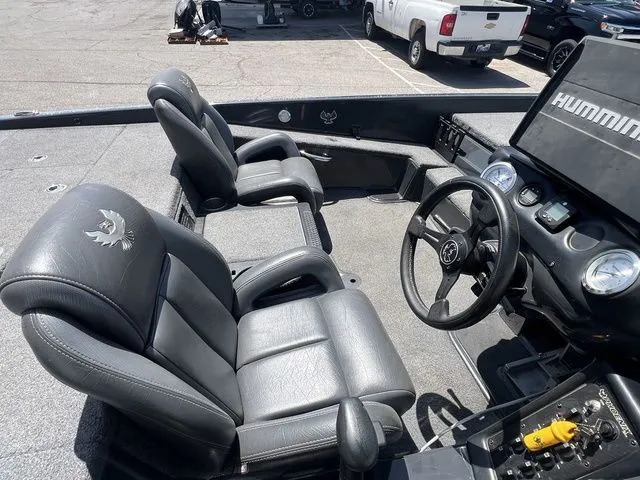 Slide: The Image of Phoenix Bass Boat 920 Elite 2 2022 - 8