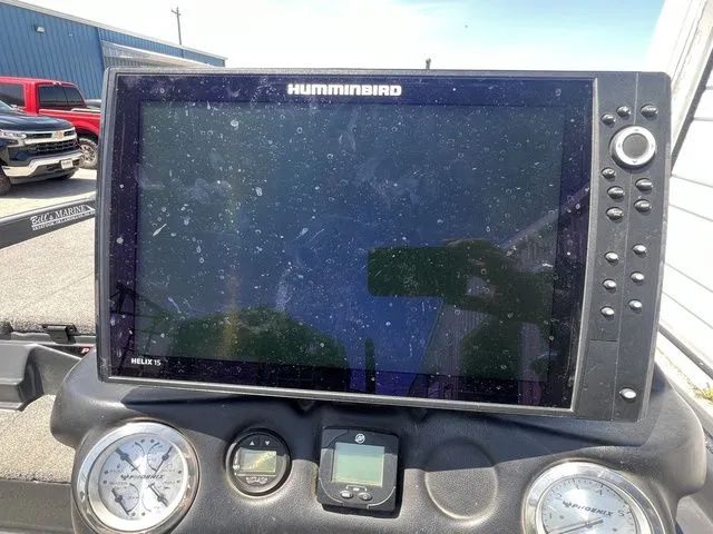 Slide: The Image of Phoenix Bass Boat 920 Elite 2 2022 - 9