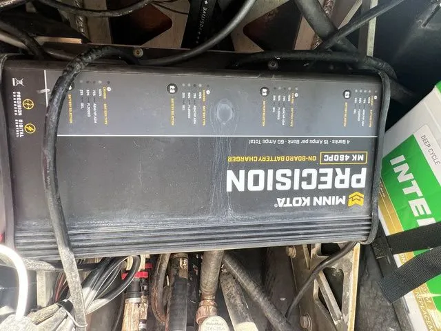 Slide: The Image of Skeeter FXR 21 2023 - 11