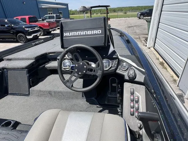 Slide: The Image of Skeeter FXR 21 2023 - 12