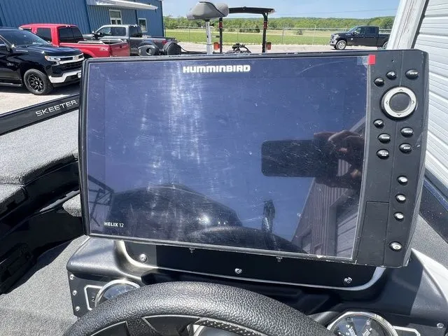 Slide: The Image of Skeeter FXR 21 2023 - 13