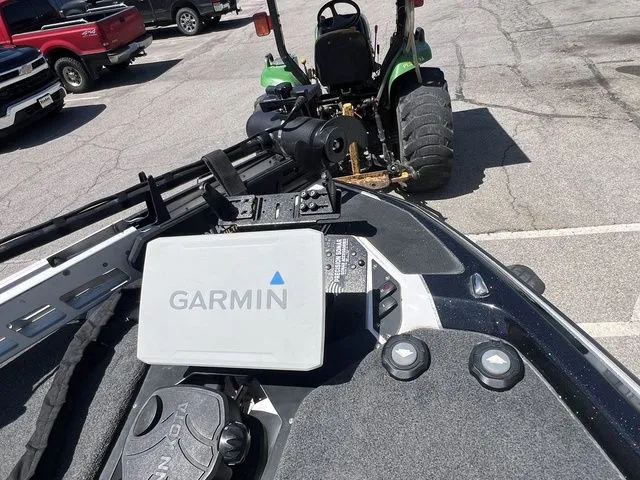 Slide: The Image of Skeeter FXR 21 2023 - 14