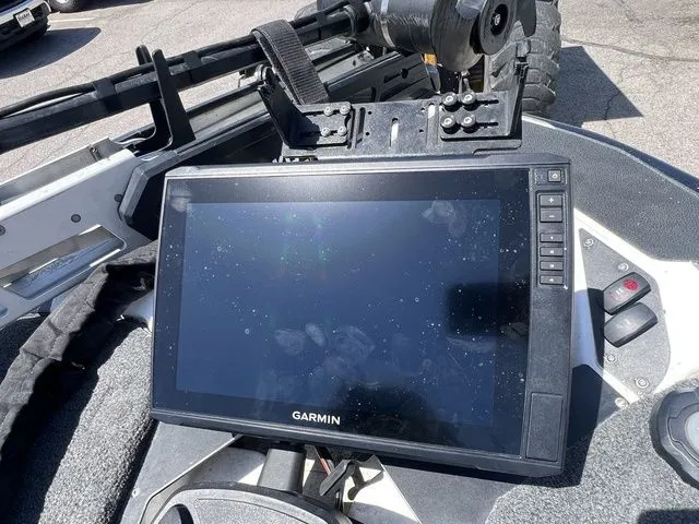 Slide: The Image of Skeeter FXR 21 2023 - 15