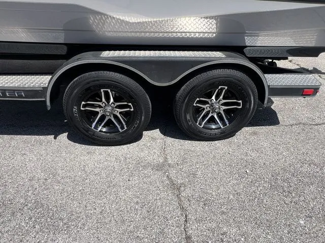 Slide: The Image of Skeeter FXR 21 2023 - 19