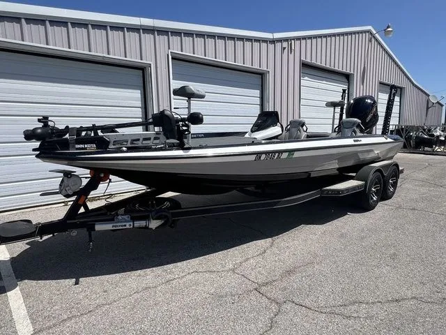 Slide: The Image of Skeeter FXR 21 2023 - 3