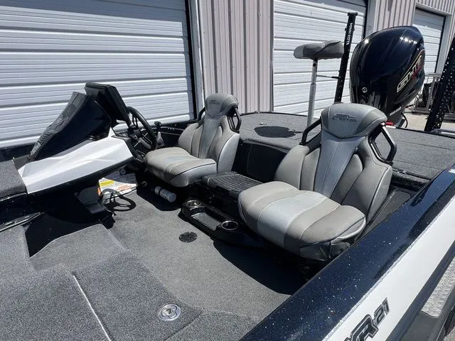 Slide: The Image of Skeeter FXR 21 2023 - 4