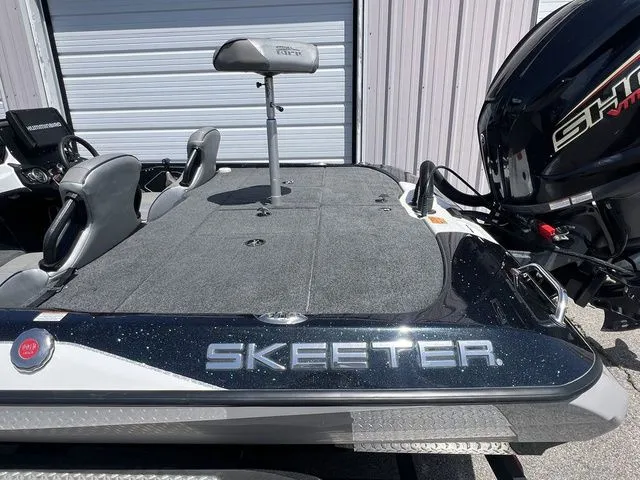 Slide: The Image of Skeeter FXR 21 2023 - 6