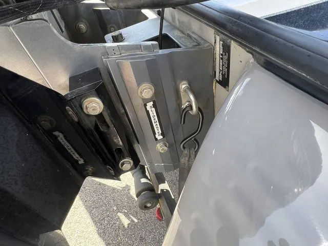 Slide: The Image of Skeeter FXR 21 2023 - 9