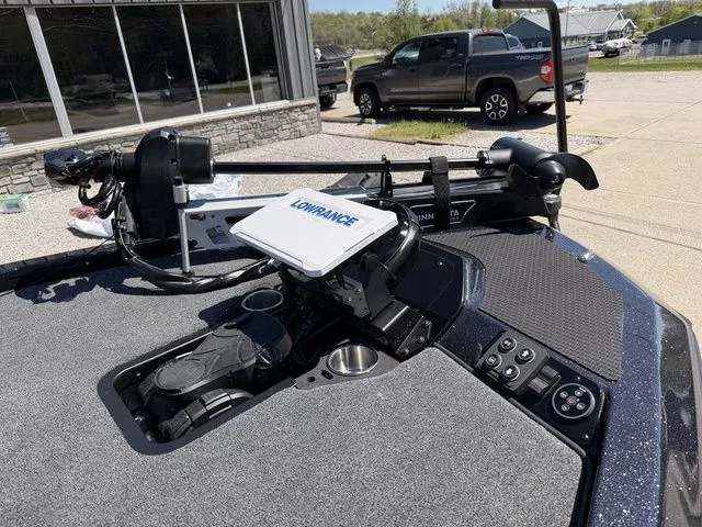 Slide: The Image of Ikon Boats LXE21 2026 - 11