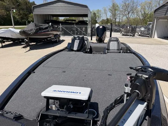 Slide: The Image of Ikon Boats LXE21 2026 - 14