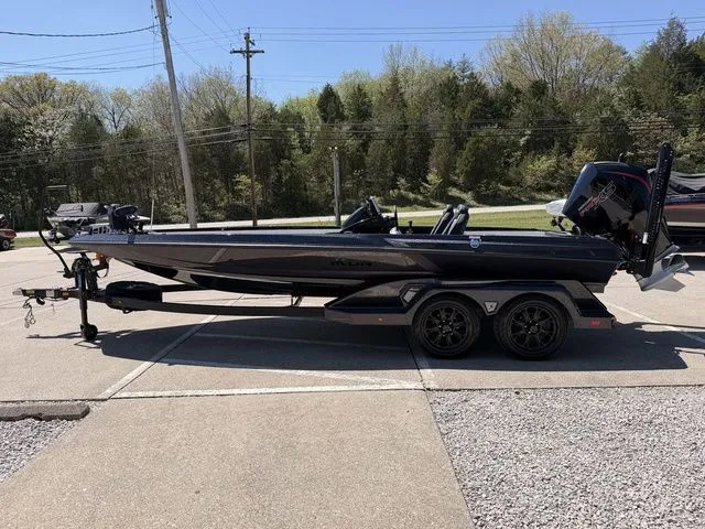 Slide: The Image of Ikon Boats LXE21 2026 - 18