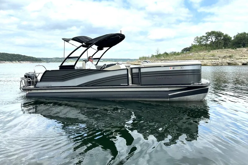 The Image of The 2018 Harris Grand Mariner 250! - 1