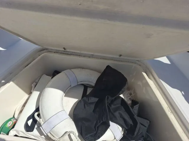 Slide: The Image of Grady-White 17 SPIRIT 1993 - 4