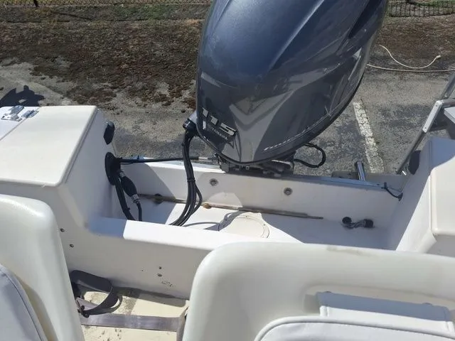 Slide: The Image of Grady-White 17 SPIRIT 1993 - 9