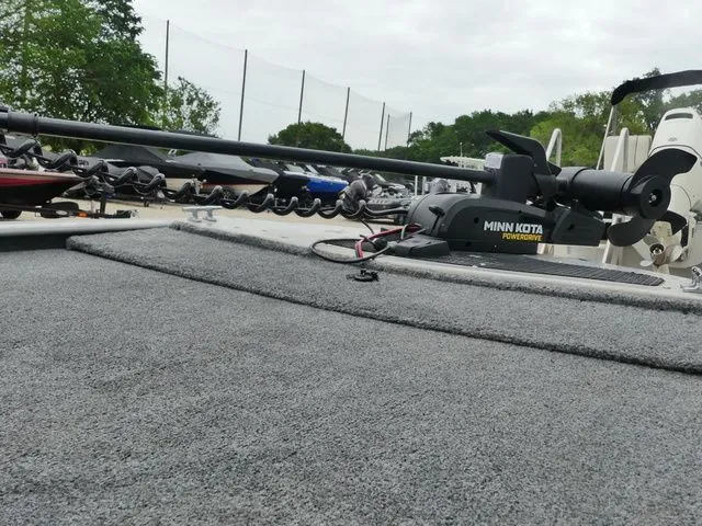 Slide: The Image of Tracker Pro 160 2016 - 11