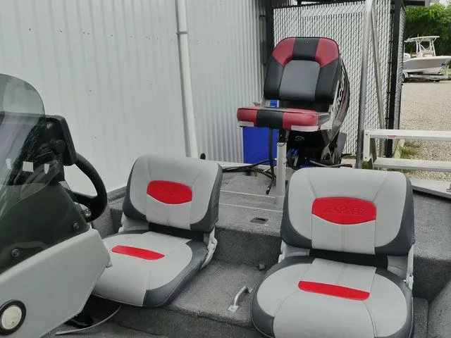 Slide: The Image of Tracker Pro 160 2016 - 13