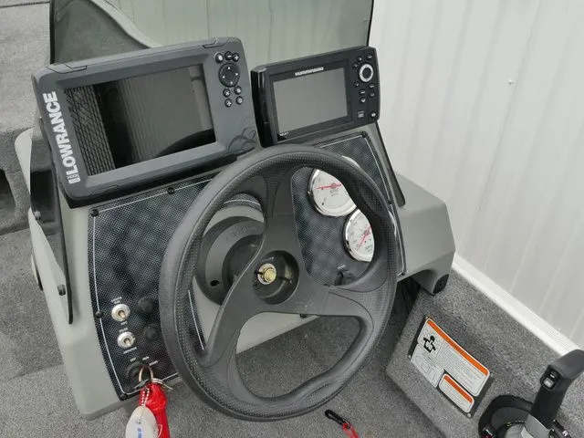 Slide: The Image of Tracker Pro 160 2016 - 17