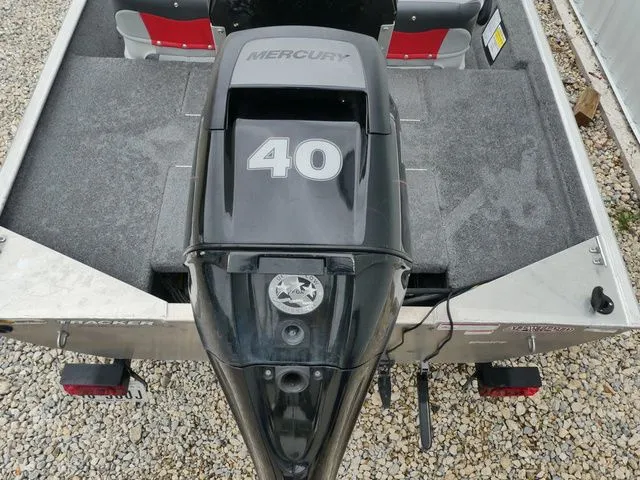 Slide: The Image of Tracker Pro 160 2016 - 8