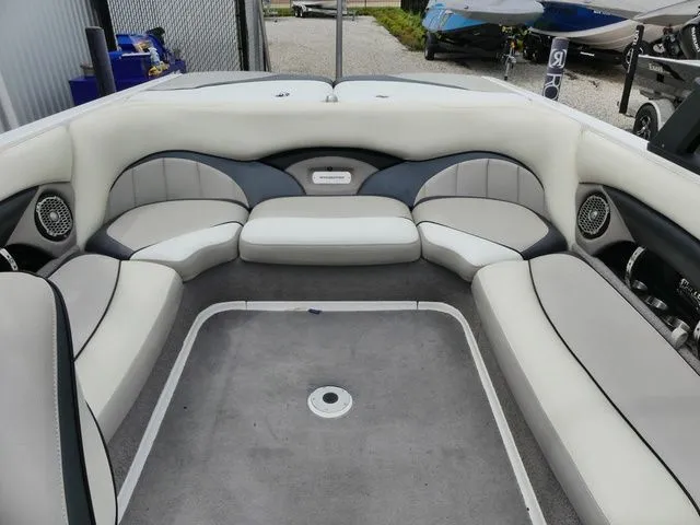 Slide: The Image of Malibu Wakesetter LSV 2011 - 10