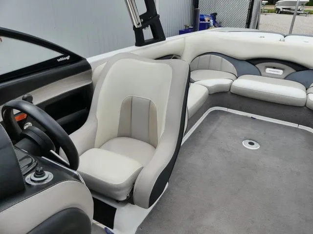 Slide: The Image of Malibu Wakesetter LSV 2011 - 12