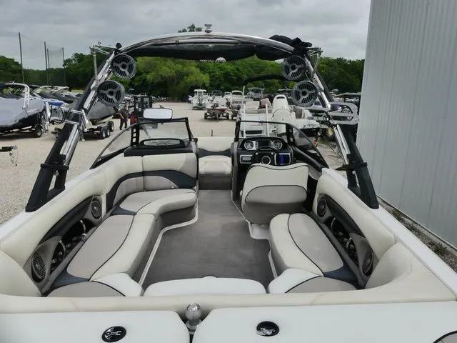 Slide: The Image of Malibu Wakesetter LSV 2011 - 14