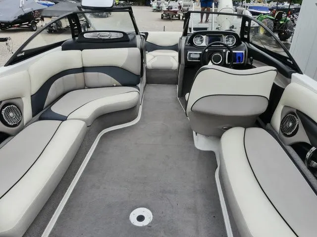 Slide: The Image of Malibu Wakesetter LSV 2011 - 15