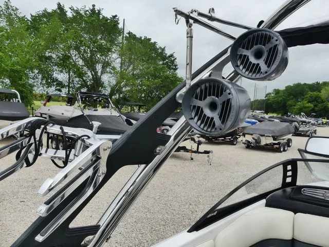 Slide: The Image of Malibu Wakesetter LSV 2011 - 18