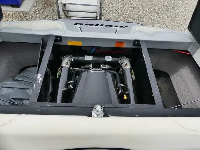 Slide: The Image of Malibu Wakesetter LSV 2011 - 20